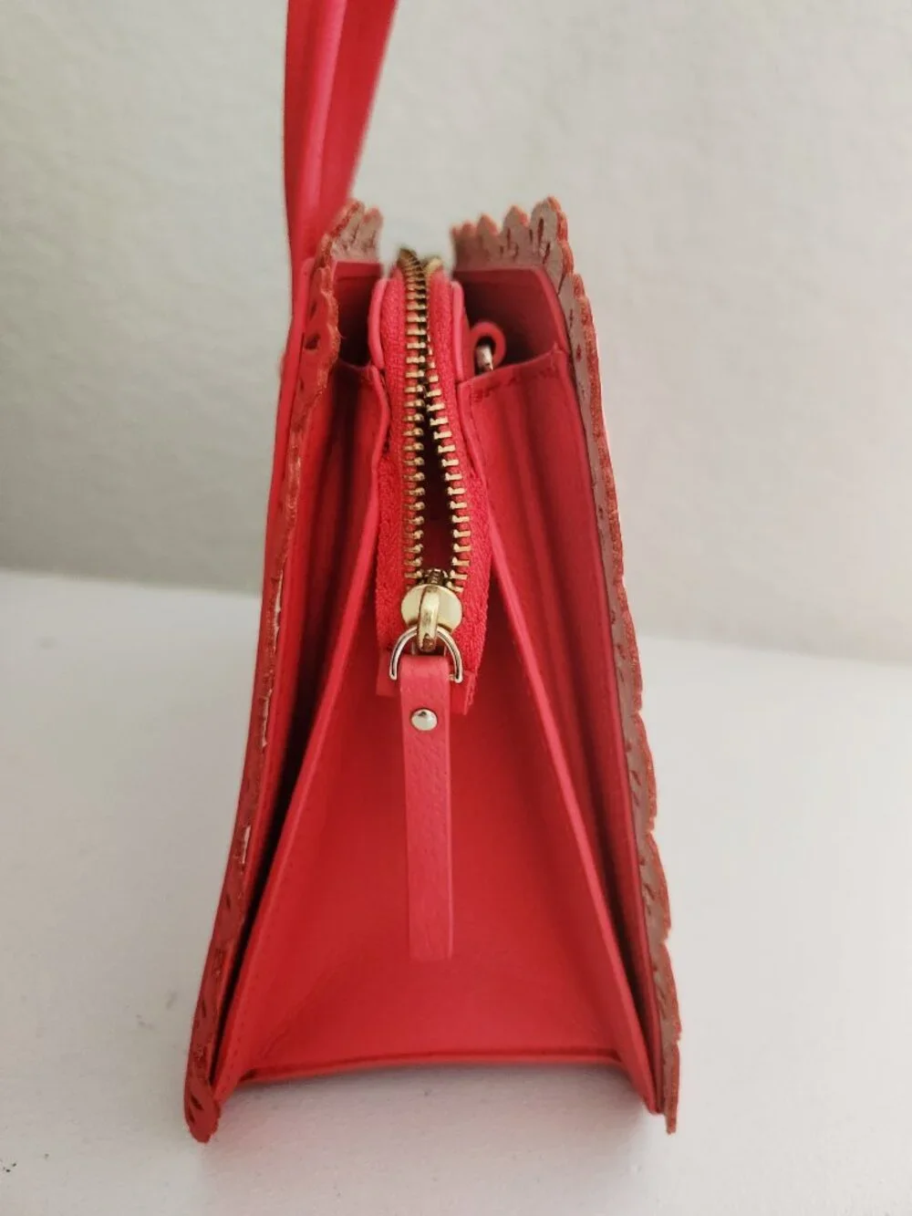 New Kate Spade NY Scallop Coral Leather Satchel Tote Purse - Picture 3 of 12